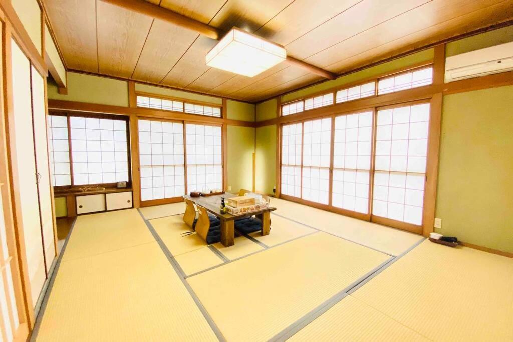 Willa 48坪！道後温泉付近駐車場有り清潔さと設備の充実さが高評価 大切な家族仲間と広々とくつろげます Matsuyama  Zewnętrze zdjęcie